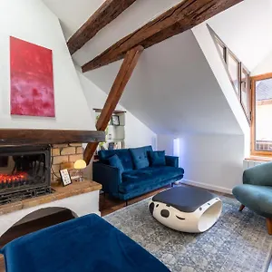 https://sous-les-toits-dannecy-irrsistible-appartement-avec-3-chambres.hotels-rhonealpes.com