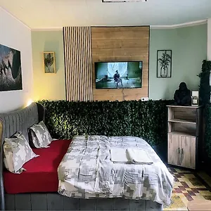 https://village-fertile.brusselshotelsbook.com