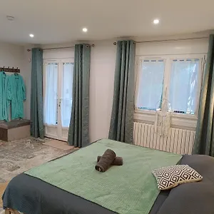 https://ecrin-de-nature-sous-les-pins.fr-provencehotel.com